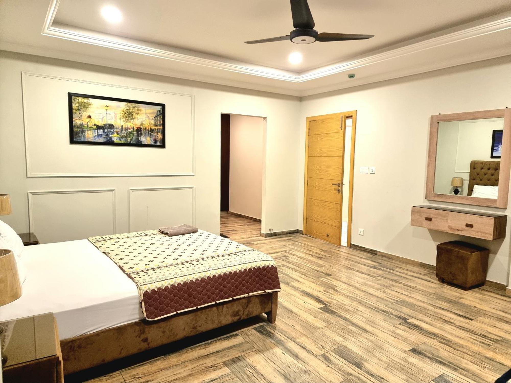 Executive Apartments In Bahria Heights 라왈핀디 객실 사진